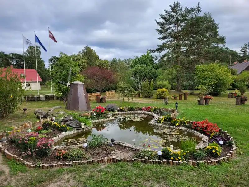 Gallery image 40 (lv)